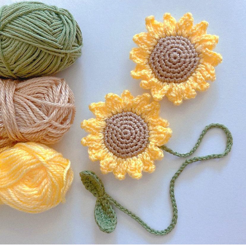 Sunflower hair clips Crochet pattern English. Crochet Sunflower hair tie. Crochet hair accessory. Crochet pattern and video tutorial