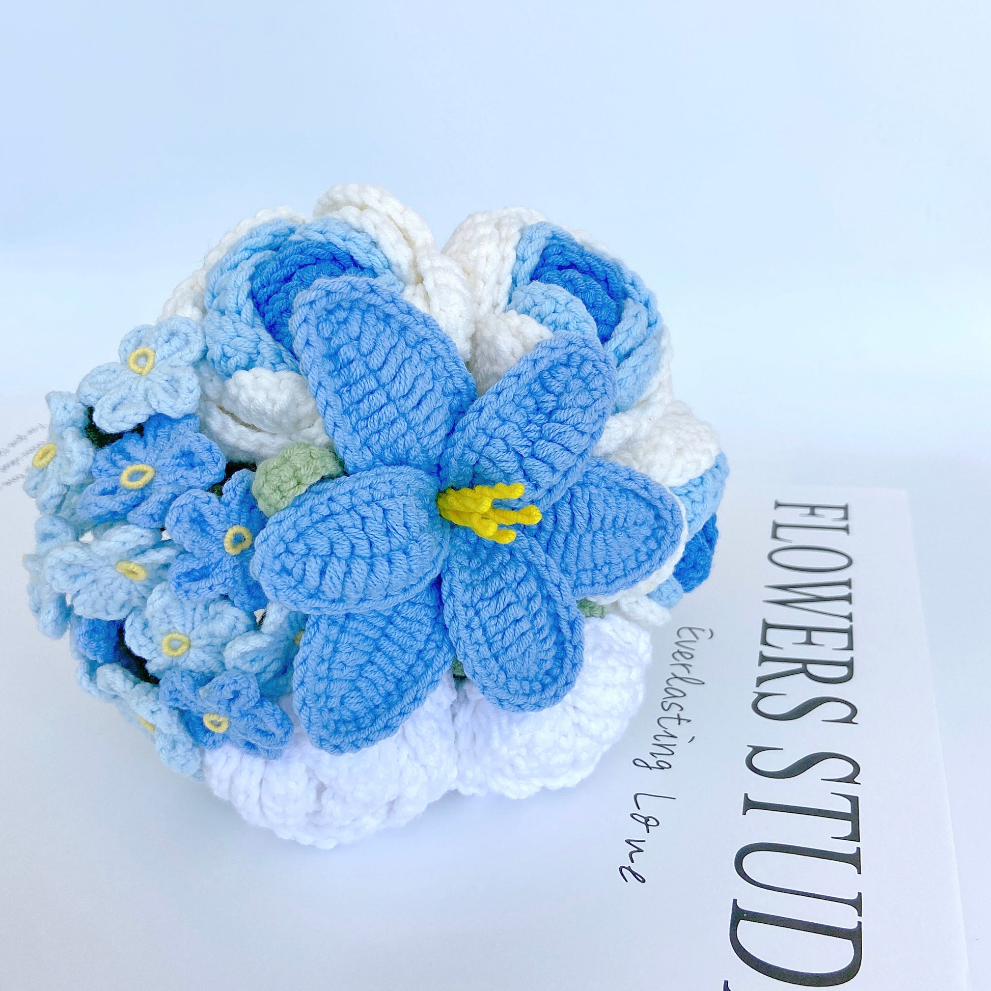 Crochet bridal bouquet pattern, crochet pattern, crochet tulips pattern, crochet flower pattern, eternal flower, lingzhihandmade，bridal bouquet, graduation flower bouquet, wedding flower bouquet